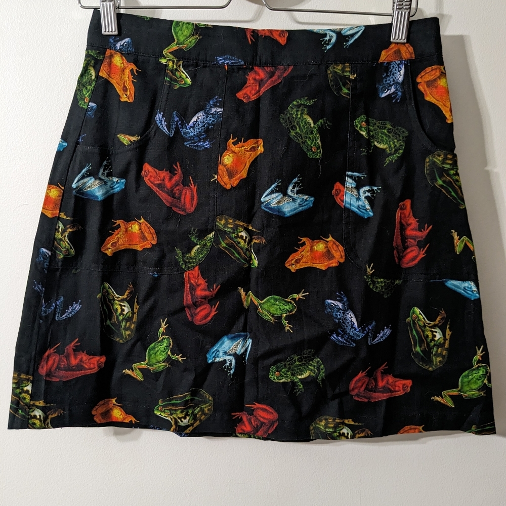 Danger field frog skirt